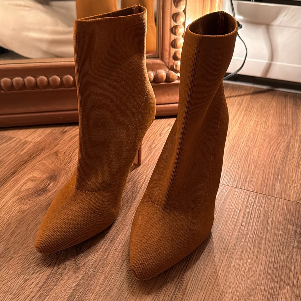 Knit boots